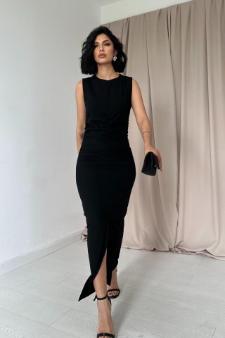Ön Ortalı Ve Yan Büzgülü Elbise - Siyah